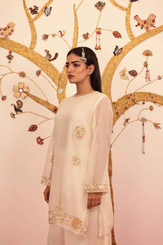 Off-White Chanderi Suit